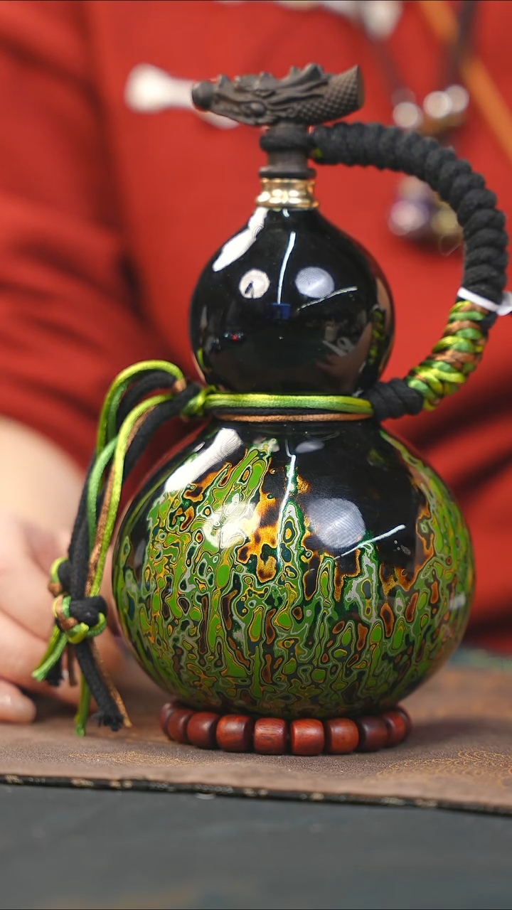 【闪购商品】RP177漆艺酒葫芦不包手串及旋转底座