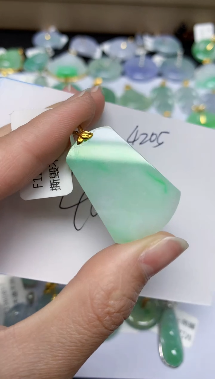 【闪购商品】翡翠颈饰18K金镶嵌 天然翡翠A货