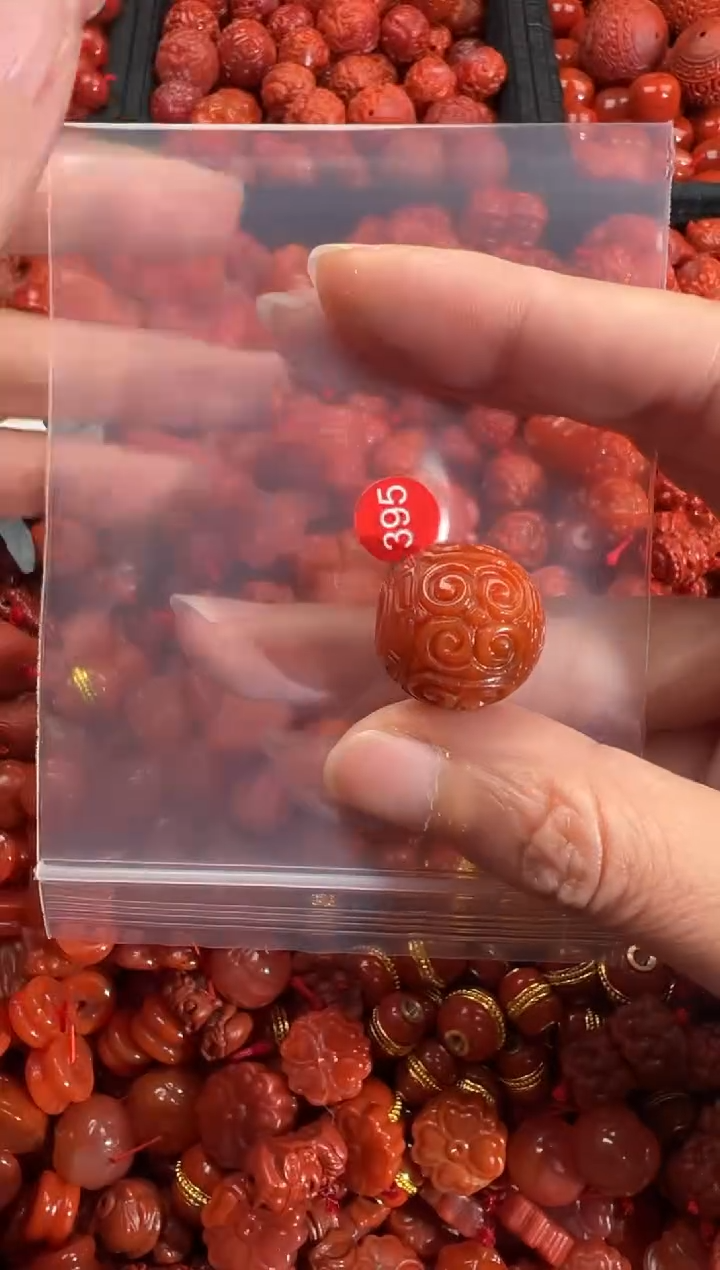 南红玛瑙未镶嵌颈饰1