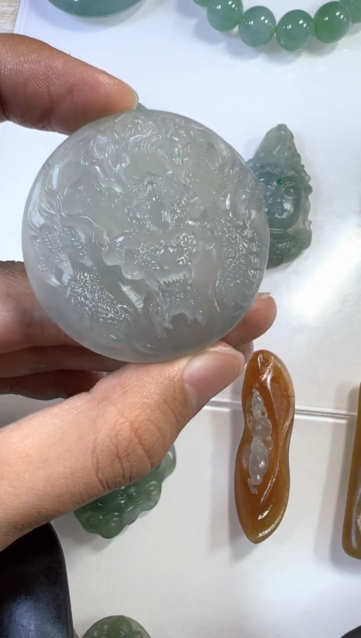 未镶嵌定制翡翠龙牌