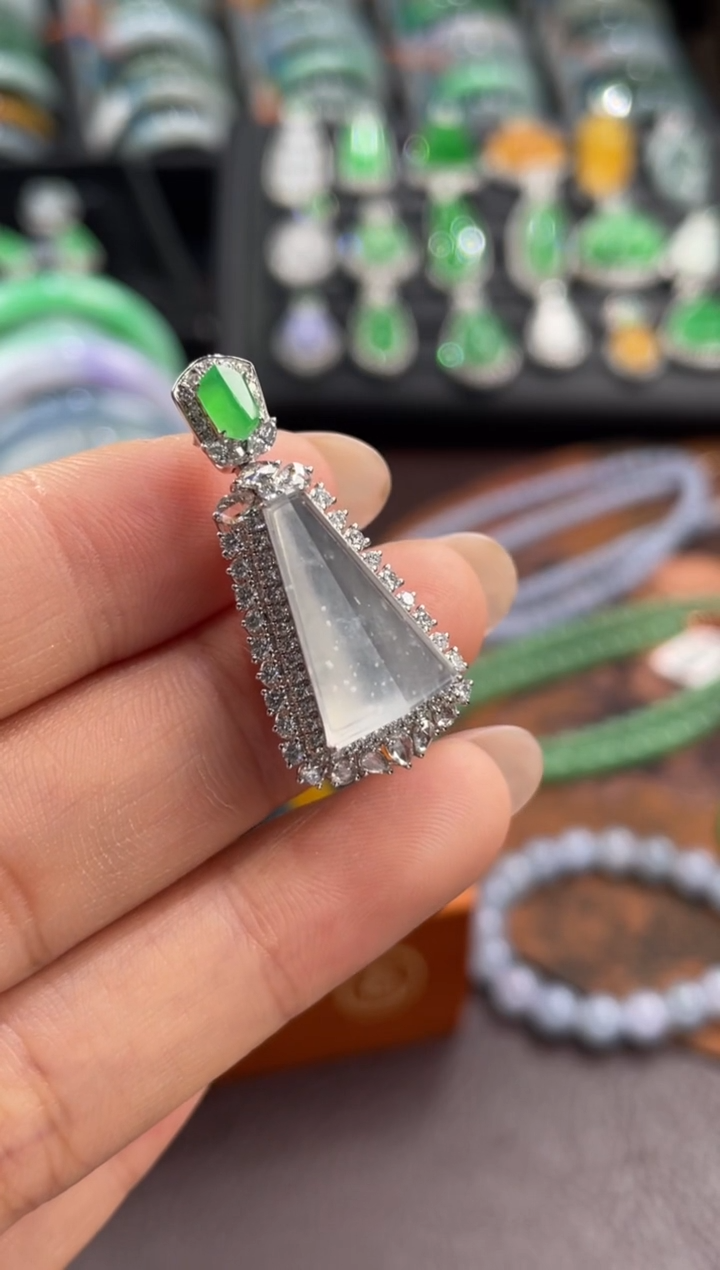 18K金镶嵌挂件翡翠ZHG01201-5