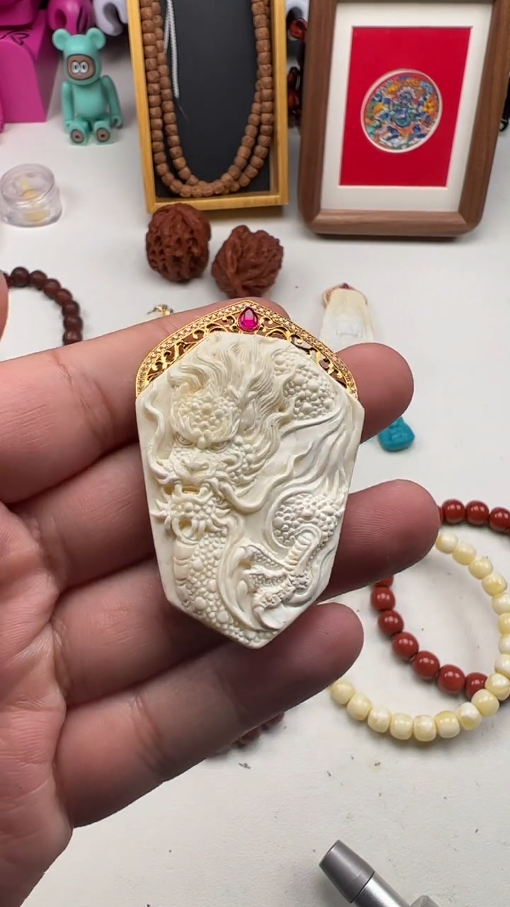 【闪购商品】蜜蜡吊坠(不含链)18K金镶嵌白蜡雕刻吊坠镶嵌18K