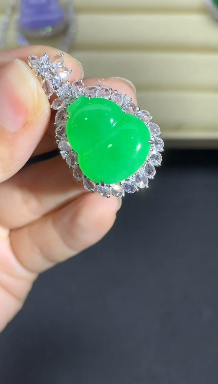 【闪购商品】翡翠颈饰18K金镶嵌657-中国好珍宝