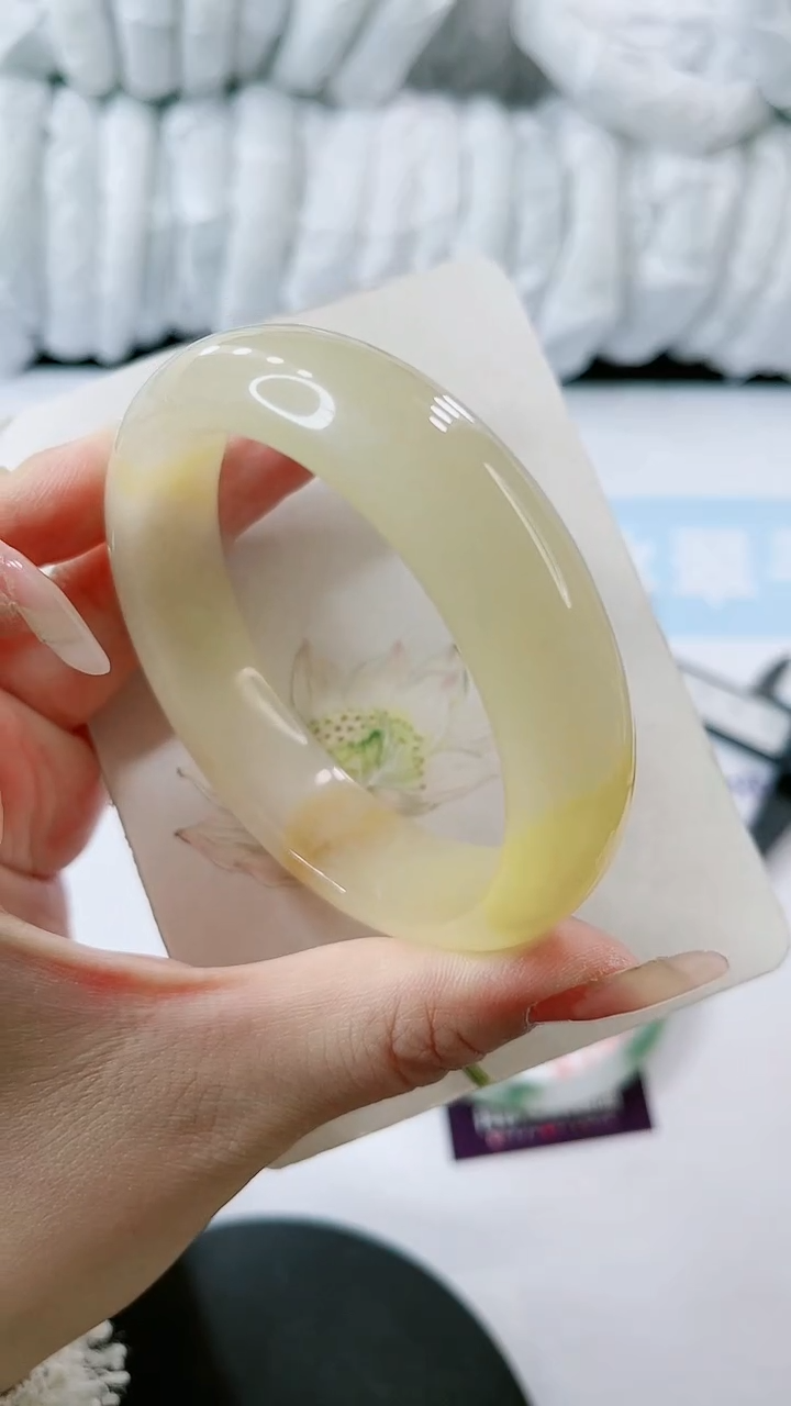 【闪购商品】石英质玉手镯合金多样性发货E258