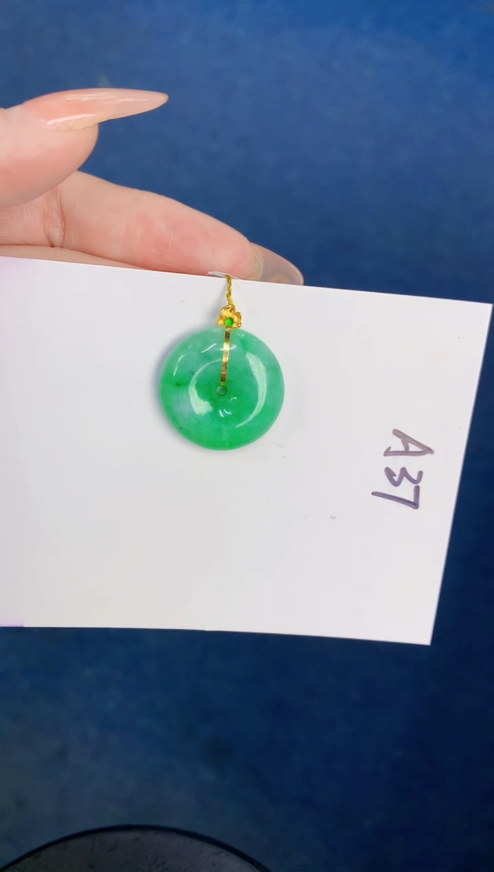 颈饰18K金镶嵌翡翠缅甸天然翡翠A货