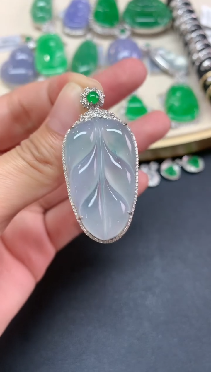 【闪购商品】翡翠吊坠(不含链)18K金镶嵌A271|9800