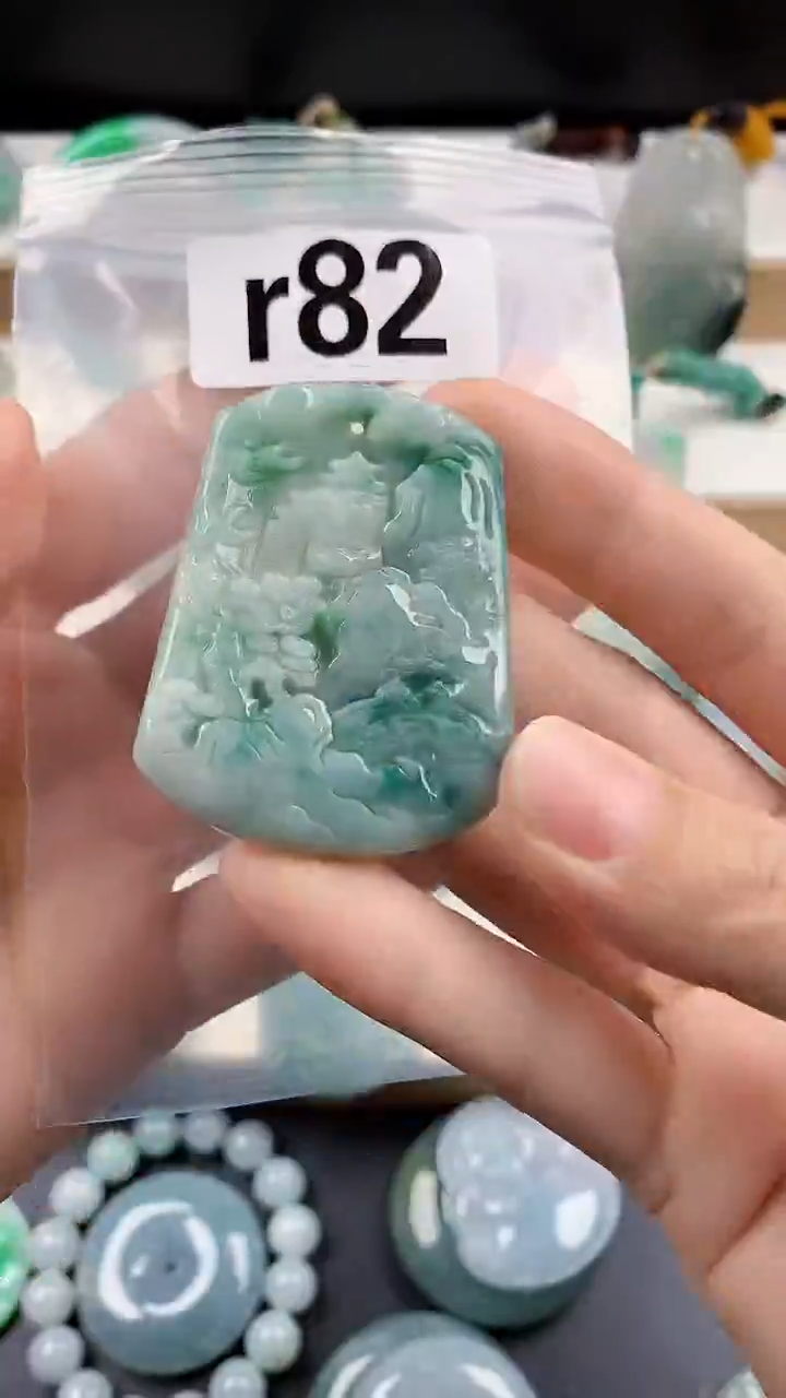 颈饰未镶嵌翡翠天然翡翠吊坠挂件