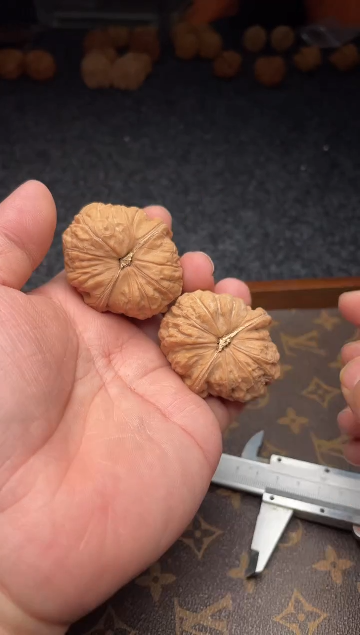 把件文玩核桃 B 200 号   43尺南瓜墩