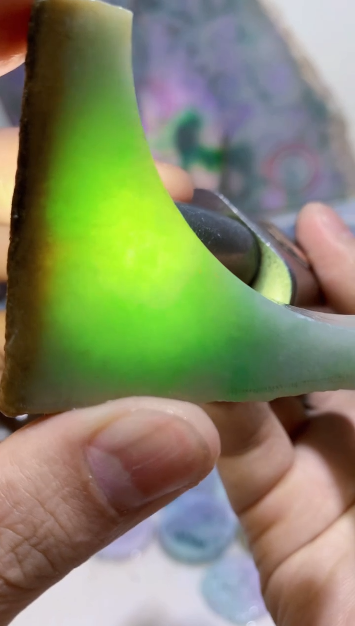 裸石翡翠人**风0蒙0翡翠珠宝42