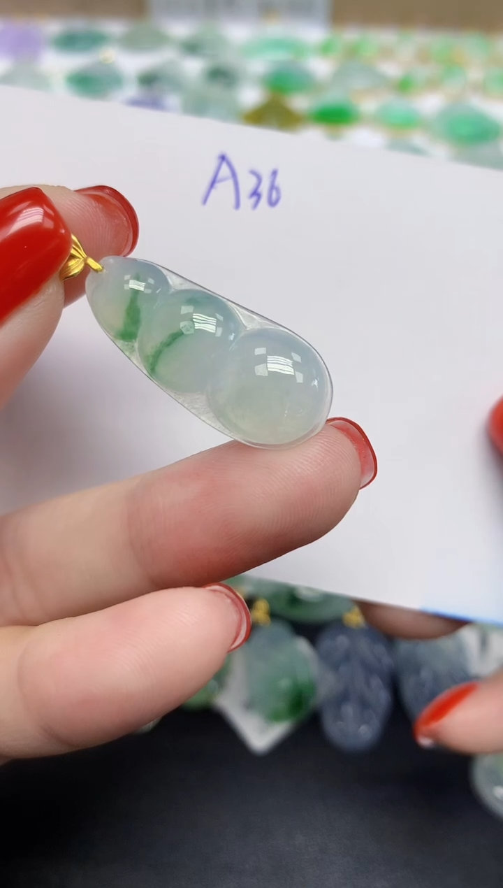 颈饰18K金镶嵌翡翠天然缅甸翡翠A货翡翠百元以上9元证书费自理