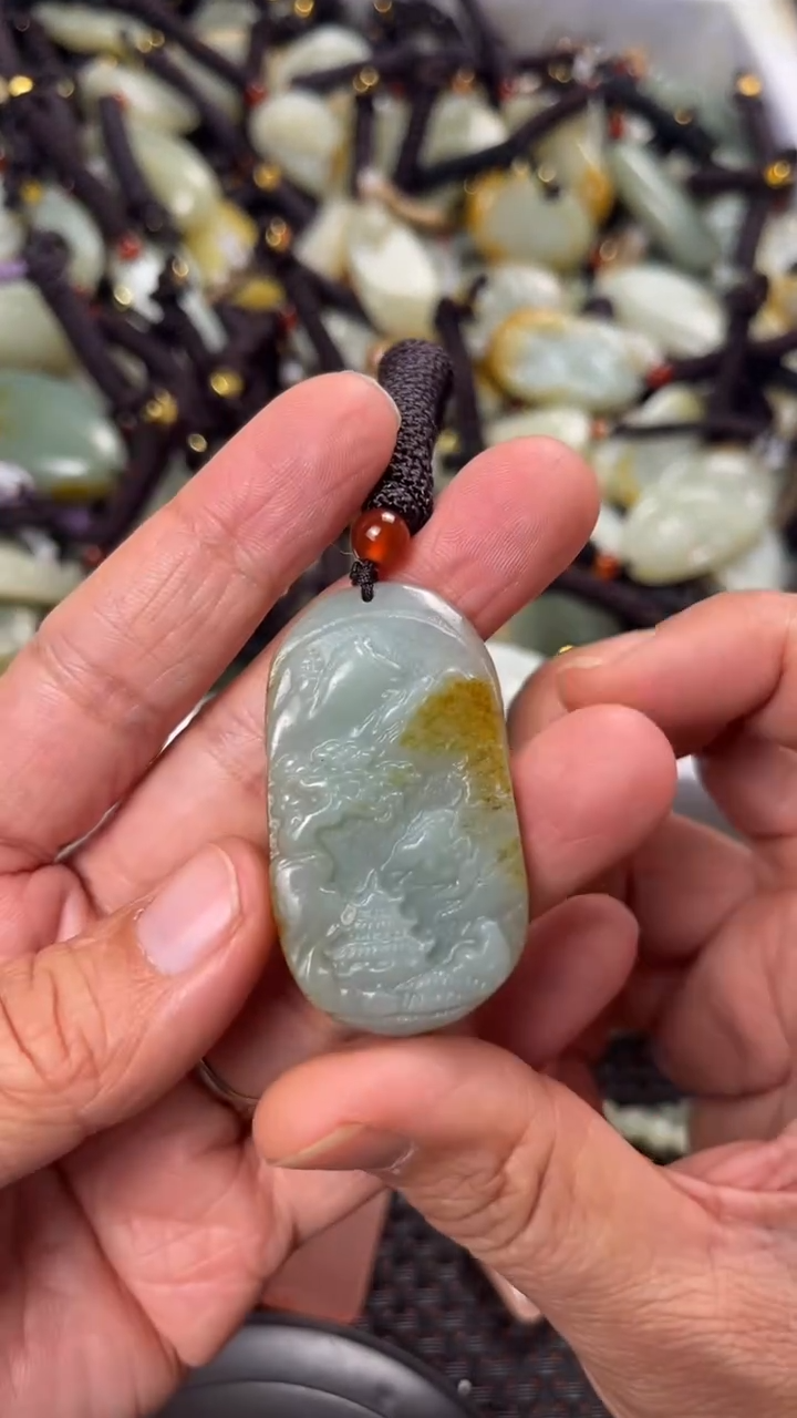 【闪购商品】和田玉颈饰未镶嵌多样性发货没有证书拍一发一有瑕