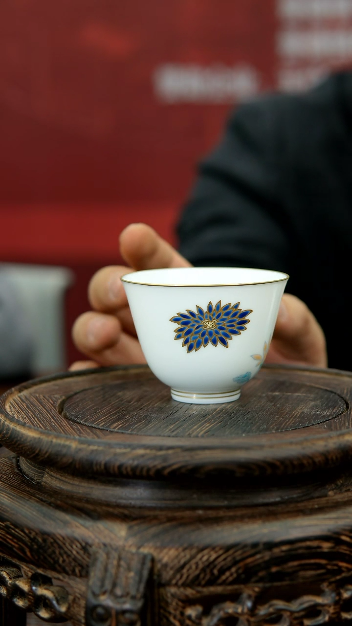 【闪购商品】006函夏非遗御彩花卉主人杯