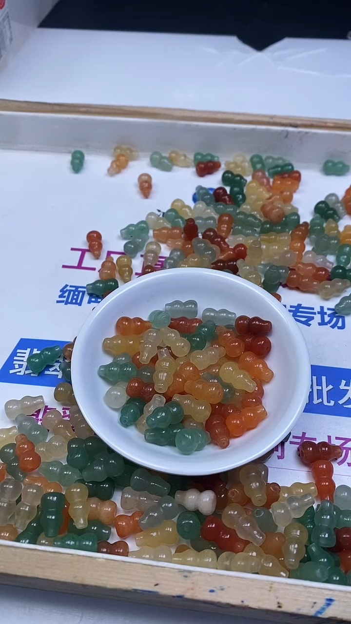 未镶嵌散珠石英质玉M673 三彩金丝玉大葫芦14*8mm8颗7.5元