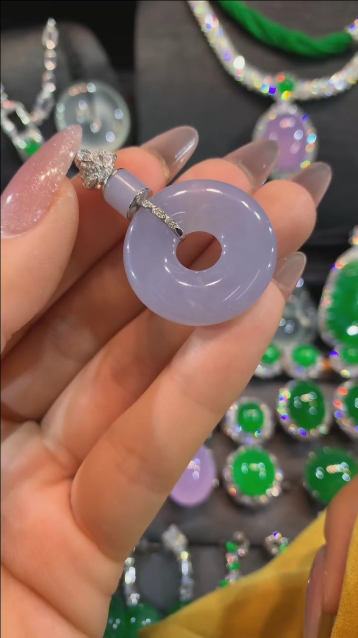 【闪购商品】翡翠吊坠(不含链)18K金镶嵌吊坠