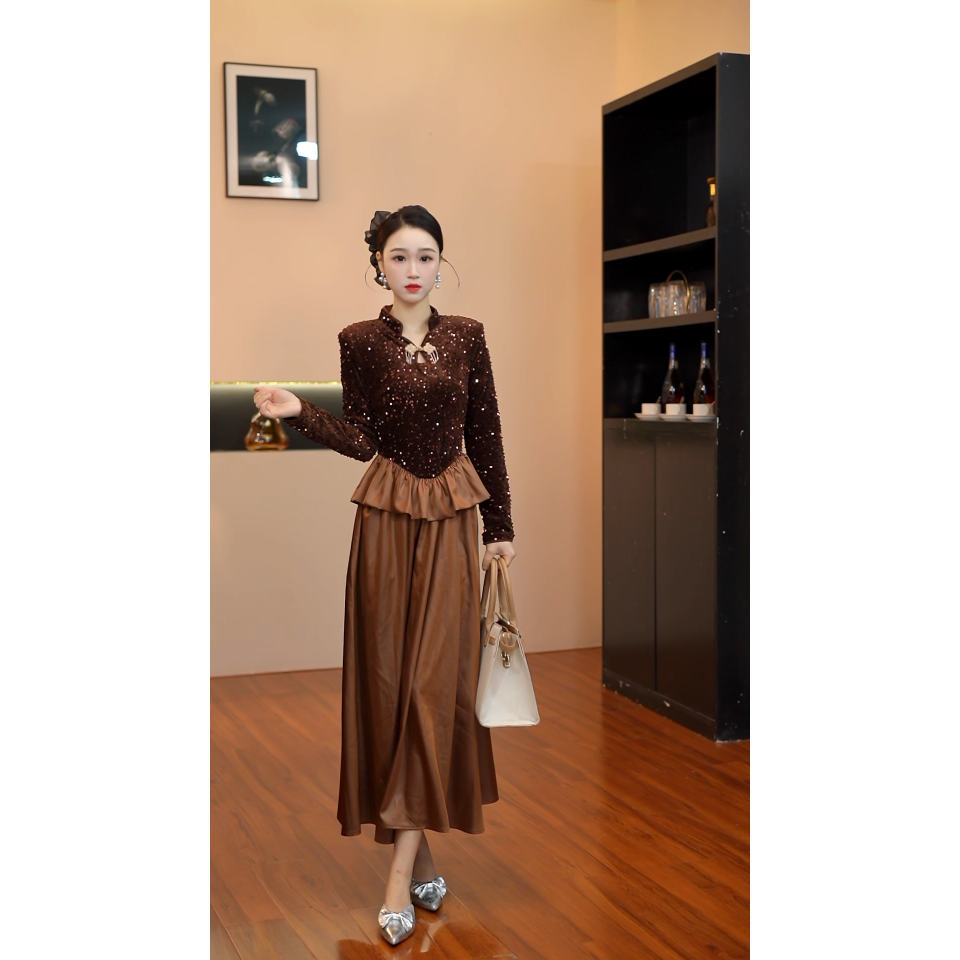 6957【美拉德反应】棕色法式轻奢亮片拼接贵气名媛风连衣裙
