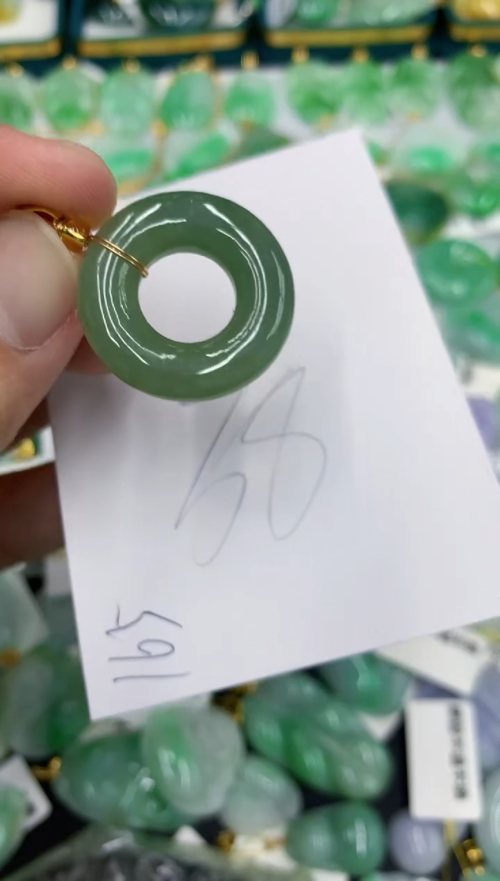 【闪购商品】翡翠颈饰未镶嵌翡翠