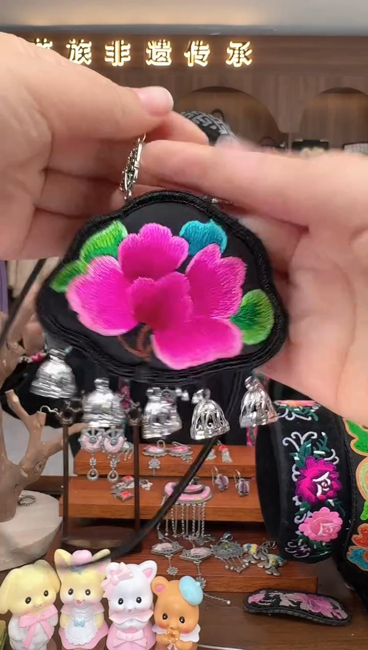 【闪购商品】织绣扶光苗绣传承100