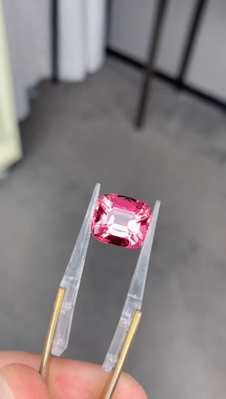 【闪购商品】碧玺裸石未镶嵌9.5ct 粉碧玺