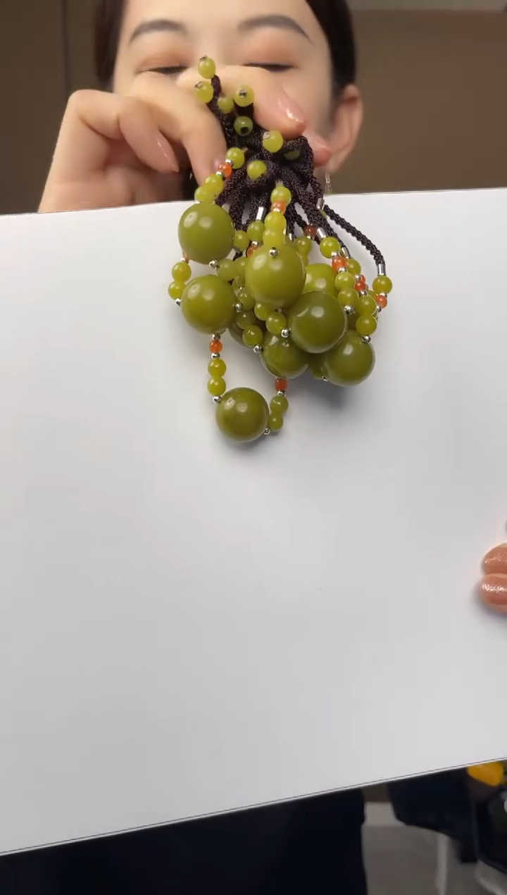 未镶嵌岫玉颈饰2