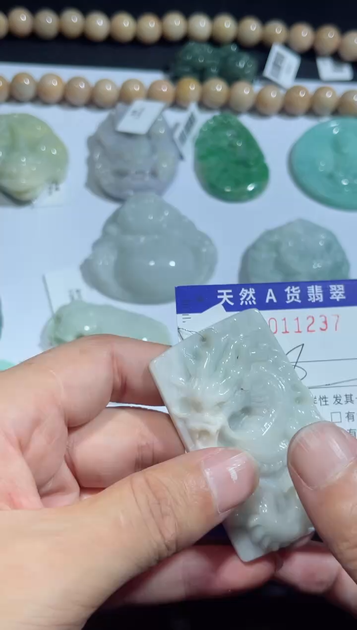 【闪购商品】翡翠颈饰未镶嵌00011237