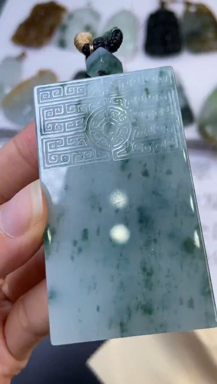 未镶嵌挂件翡翠379268     多人