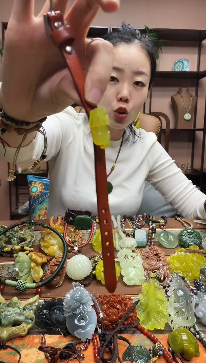 未镶嵌岫玉吊坠·
