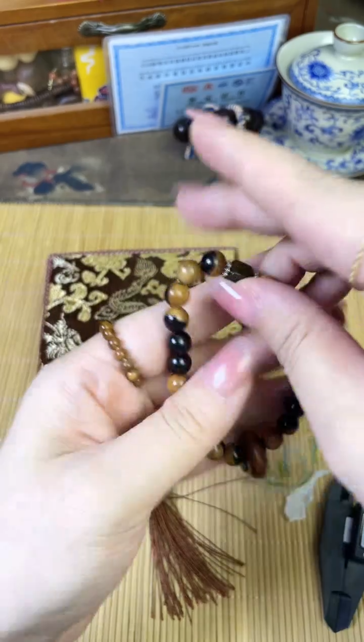 非洲檀香手串/手链菩提木质玉石手串/多发性其一/不带盒子