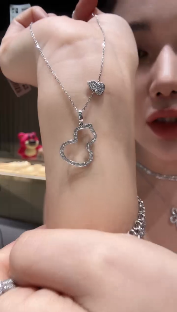 吊坠（不含链）18K金镶嵌钻石满钻葫芦