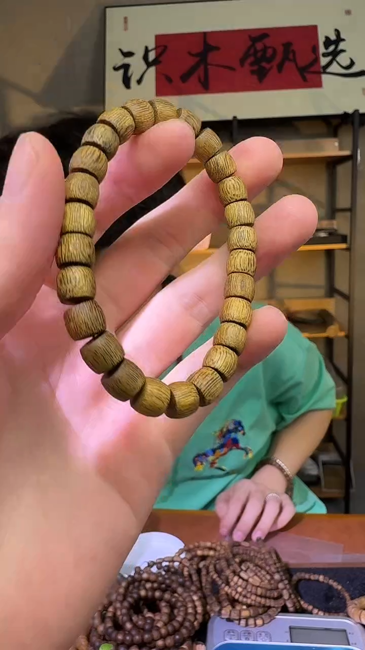 沉香手串7*8mm+直切单圈