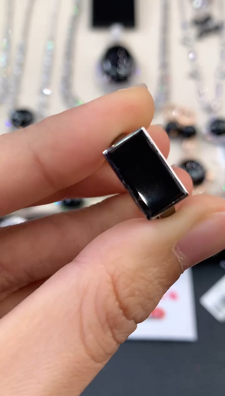 【闪购商品】翡翠戒指18K金镶嵌w7不退换