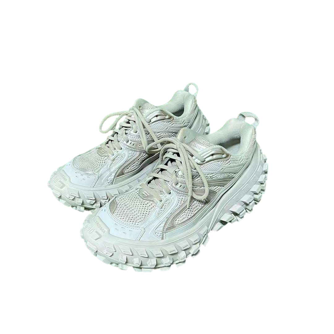 95新 Balenciaga/巴黎世家 Defender 轮胎鞋 淡棕色 40码 原盒