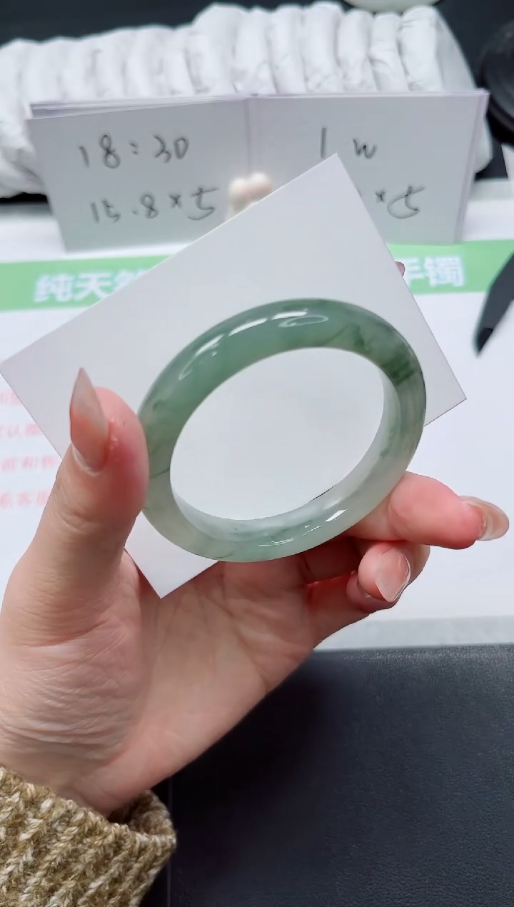 【闪购商品】石英质玉手镯未镶嵌212