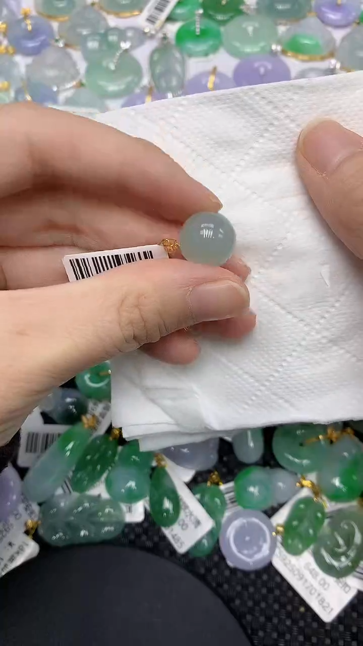 颈饰18K金镶嵌翡翠111111111