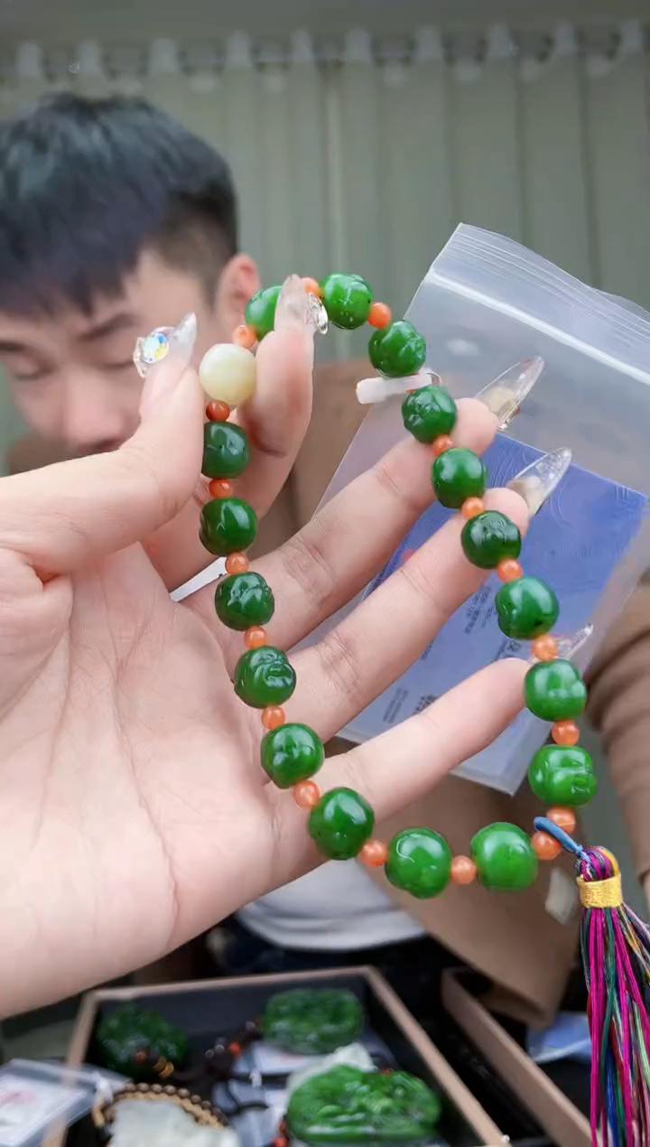 【闪购商品】和田玉挂件未镶嵌拍一发一，多样性发货！