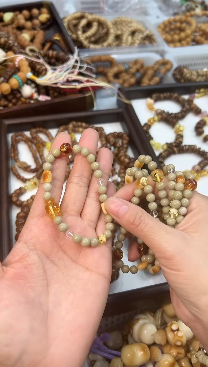 未镶嵌吊坠(赠链)玛瑙/玉髓阿拉善卡6mm左右 设计款单圈【牛油果】