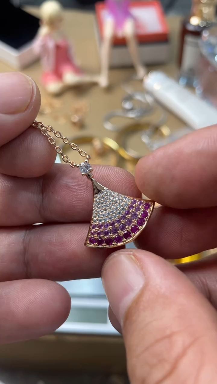 瓷片嘉荣当康大姐fu的总铺