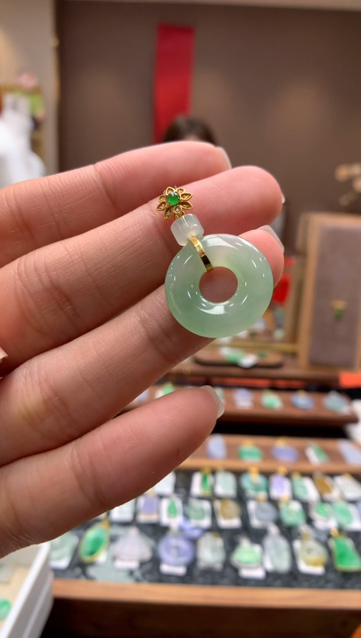 【闪购商品】翡翠颈饰18K金镶嵌甜甜圈