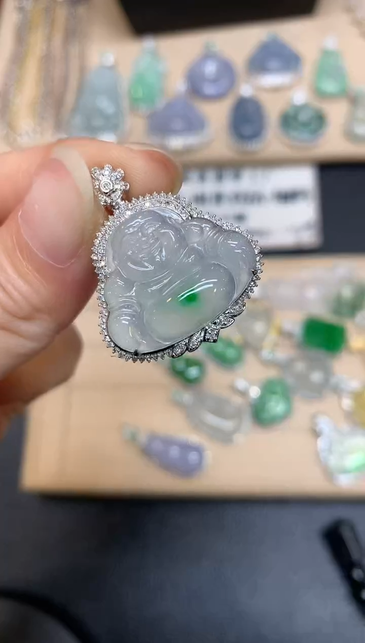 【闪购商品】翡翠颈饰18K金镶嵌佛公【无服务费