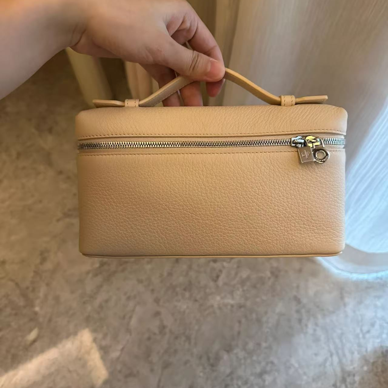 99新 Loro Piana/诺悠翩雅 坤球奢选 lp奶油杏色l19饭盒包