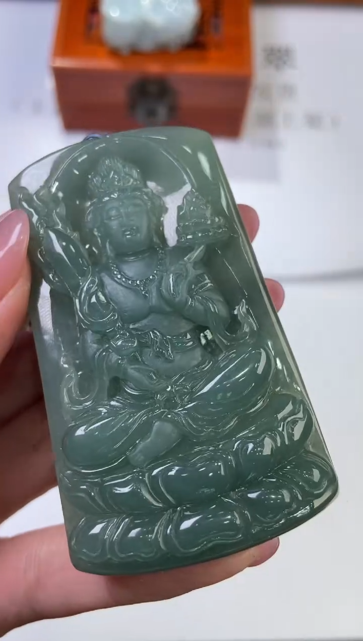 翡翠挂件未镶嵌   291784