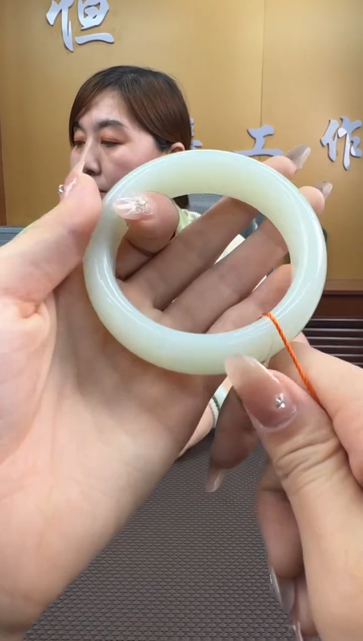 【闪购商品】和田玉手镯未镶嵌57