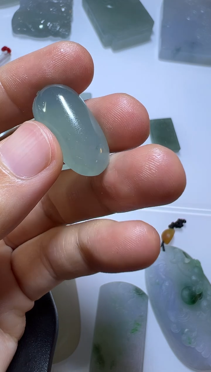 定制翡翠未镶嵌佛公