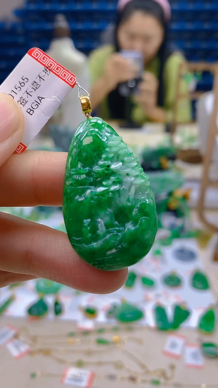 颈饰18K金镶嵌翡翠新号开播 全场乱卖