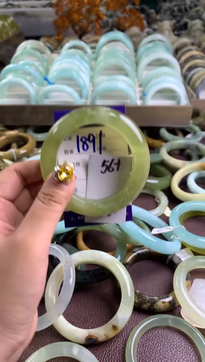 【闪购商品】蛇纹石玉手镯未镶嵌1891