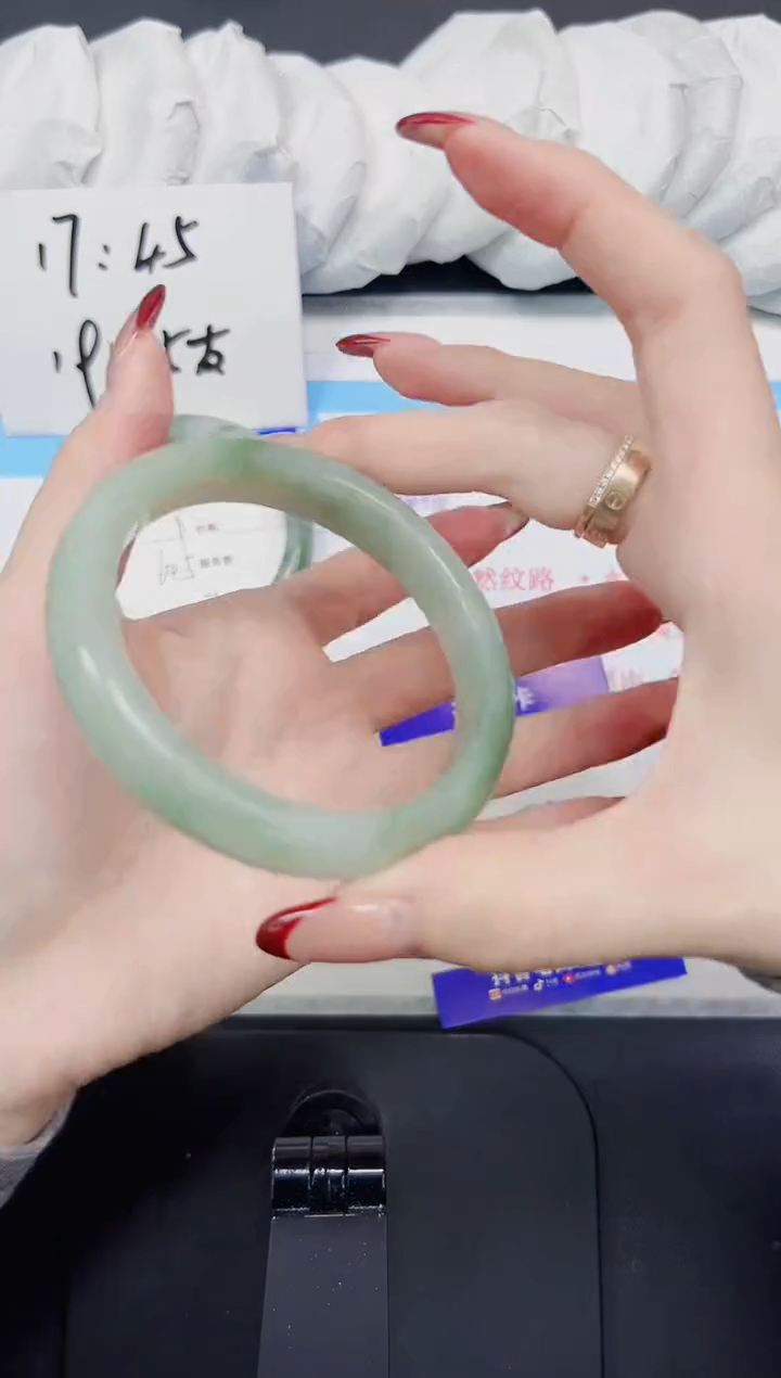 【闪购商品】石英质玉手镯未镶嵌319