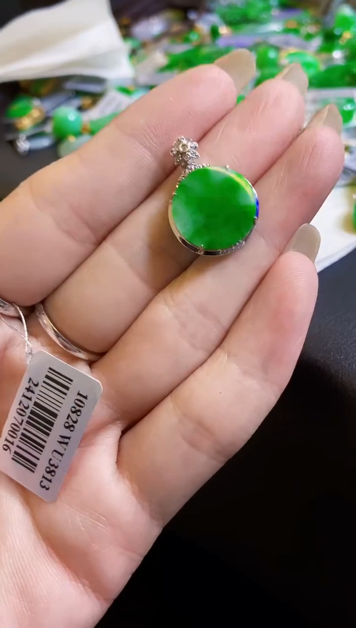 【闪购商品】定制翡翠18K金镶嵌圆牌