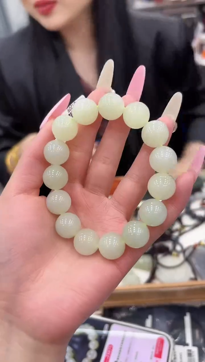 未镶嵌手串和田玉董小姐推荐 多样性发货 拍一发一yng14