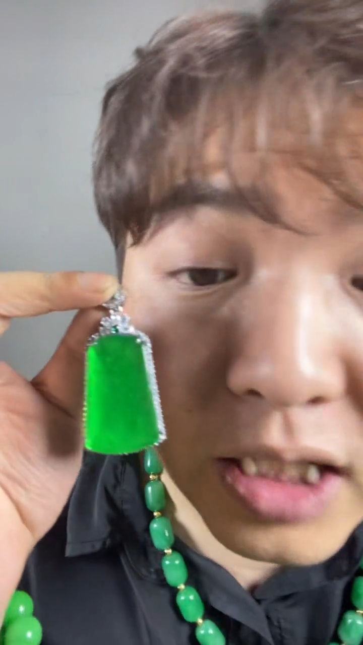 翡翠未镶嵌吊坠(赠链)高端时尚豪镶无事牌