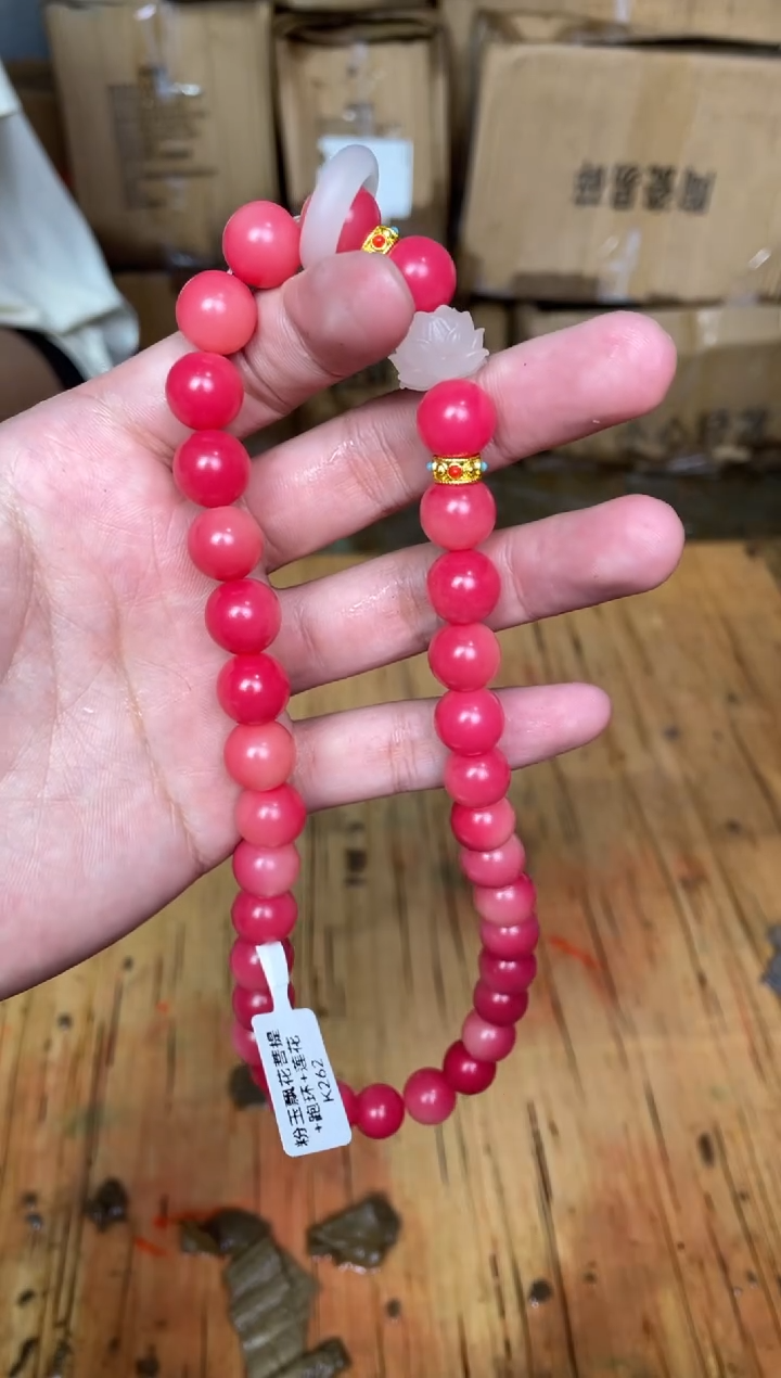 木质非金属捧月文创福利闪购商品无礼盒