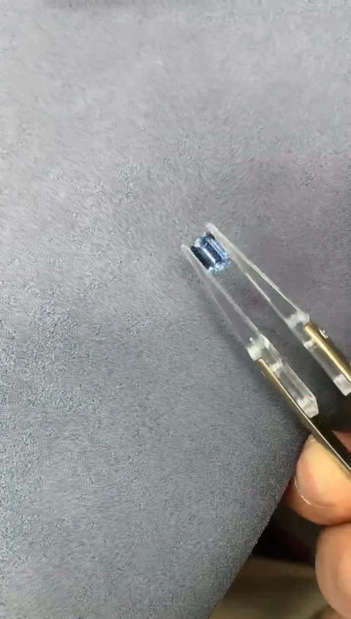 【闪购商品】海蓝宝石笔搁未镶嵌0.7ct 50